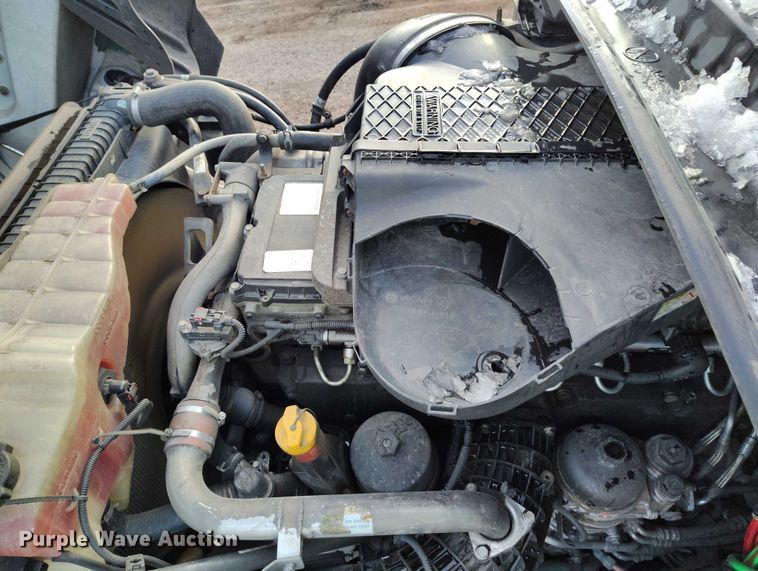 image for item YA1745 2016 Freightliner Cascadia semi truck