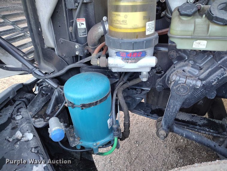 image for item YA1745 2016 Freightliner Cascadia semi truck