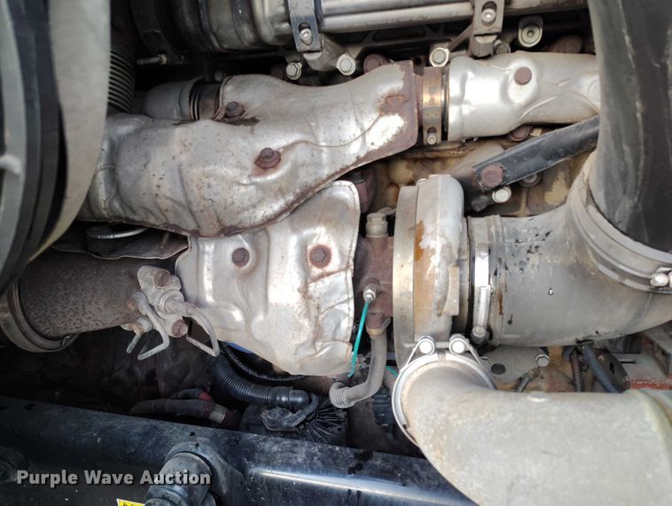 image for item YA1745 2016 Freightliner Cascadia semi truck