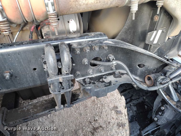 image for item YA1745 2016 Freightliner Cascadia semi truck