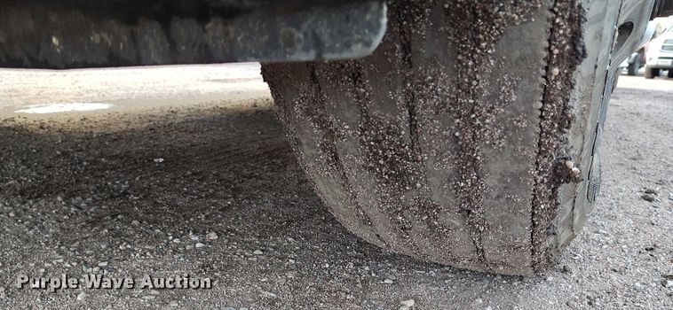 image for item YA1745 2016 Freightliner Cascadia semi truck