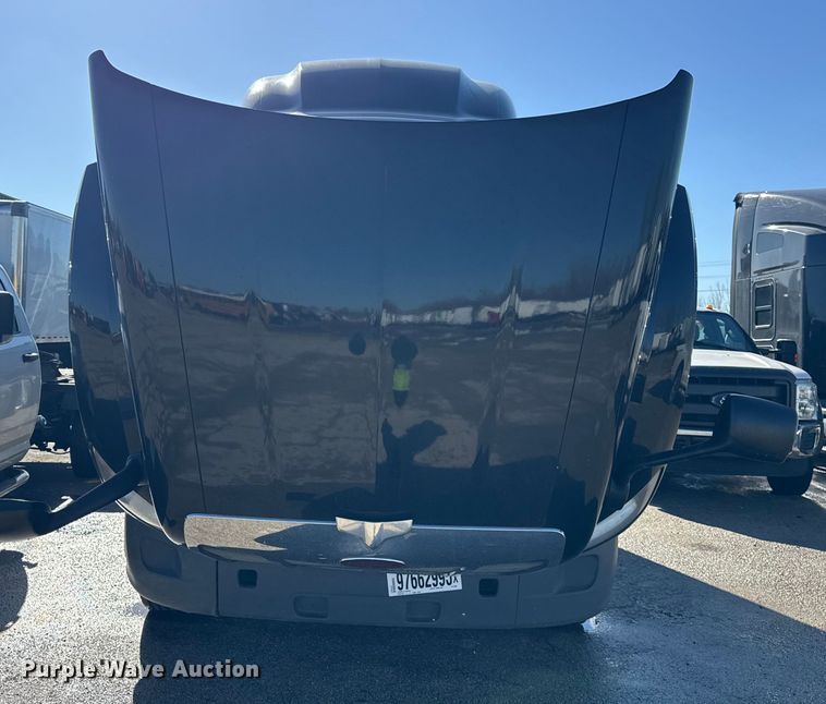 image for item YA1814 2019 Peterbilt 579 semi truck