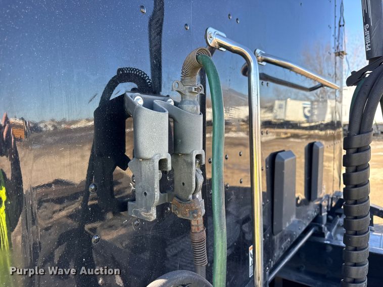 image for item YA1814 2019 Peterbilt 579 semi truck