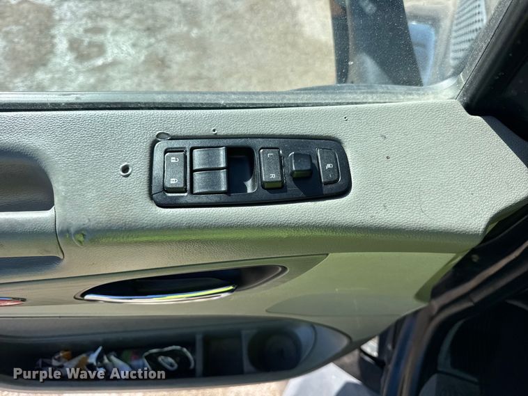 image for item YA1814 2019 Peterbilt 579 semi truck