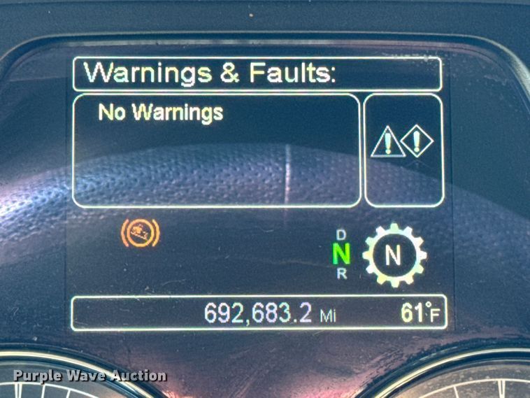 image for item YA1814 2019 Peterbilt 579 semi truck