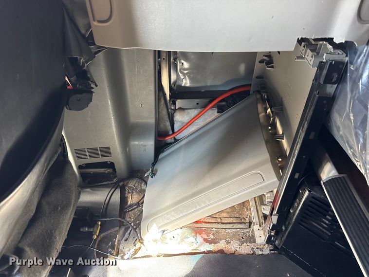 image for item YA1814 2019 Peterbilt 579 semi truck