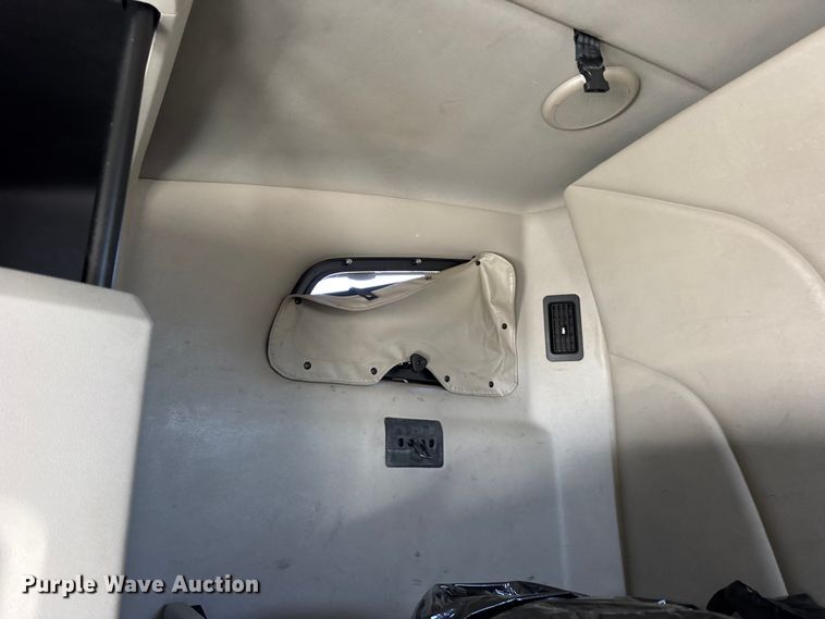 image for item YA1814 2019 Peterbilt 579 semi truck