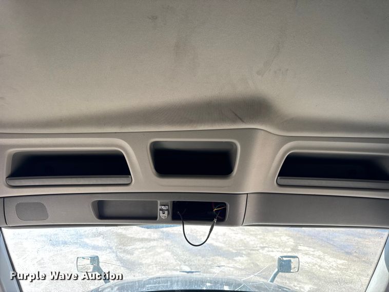 image for item YA1814 2019 Peterbilt 579 semi truck