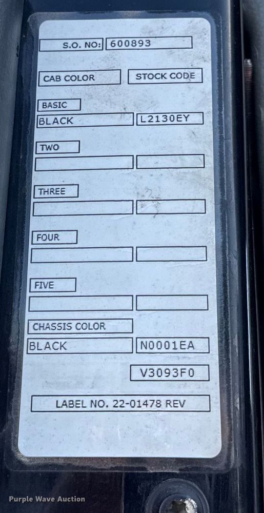 image for item YA1814 2019 Peterbilt 579 semi truck