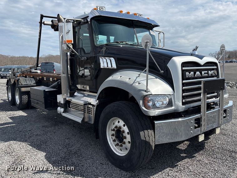 image for item YA1851 2018 Mack GU713 roll-off container truck