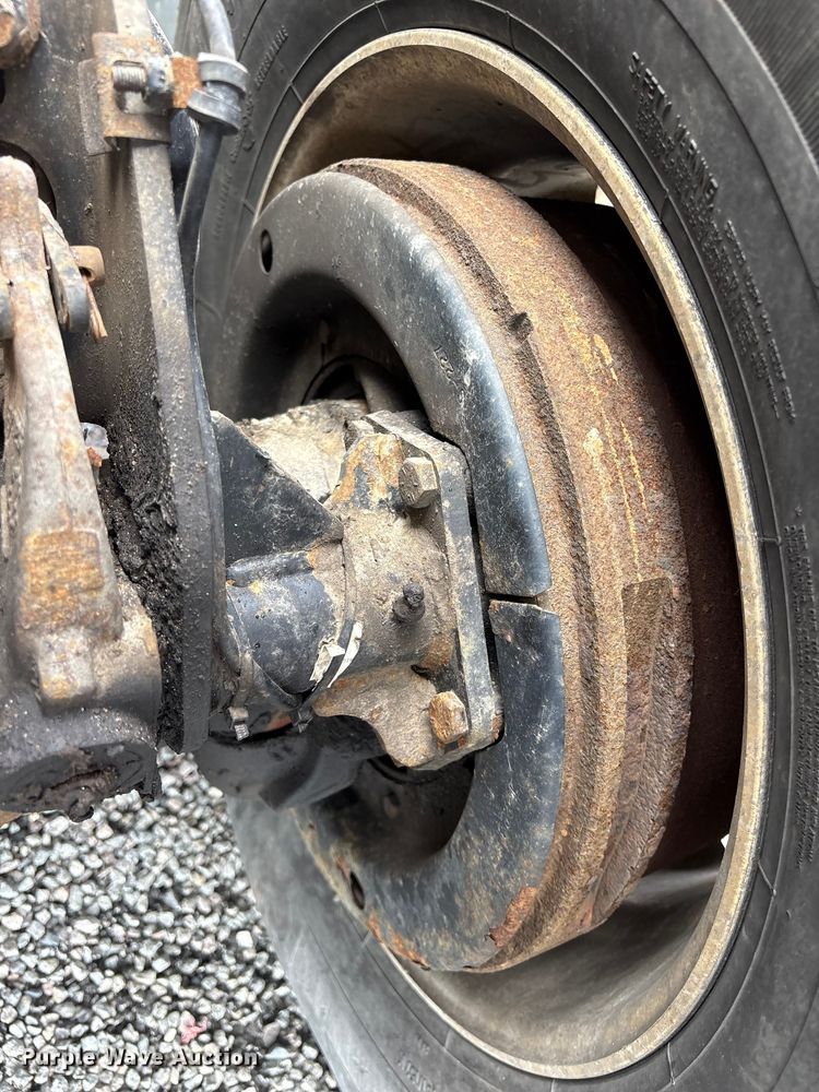 image for item YA1851 2018 Mack GU713 roll-off container truck