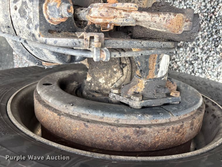 image for item YA1851 2018 Mack GU713 roll-off container truck