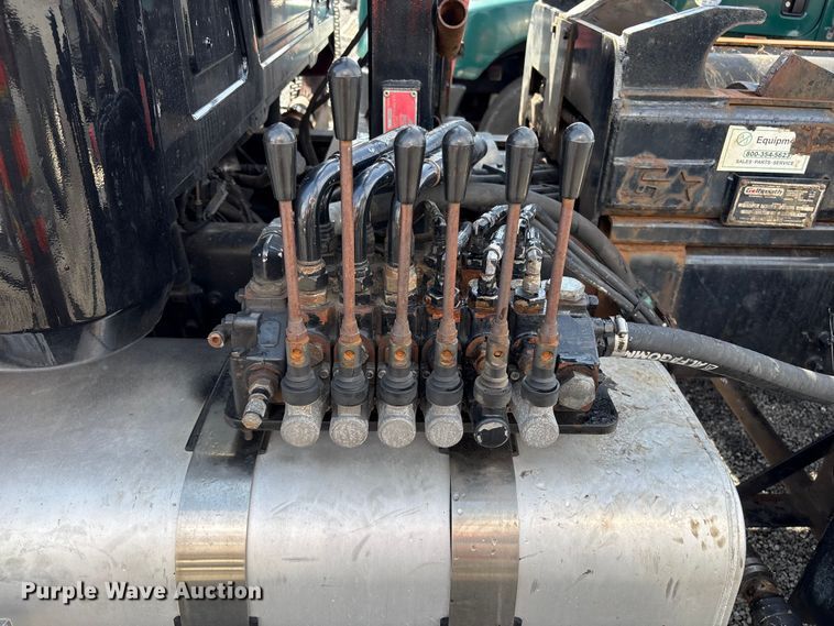 image for item YA1851 2018 Mack GU713 roll-off container truck