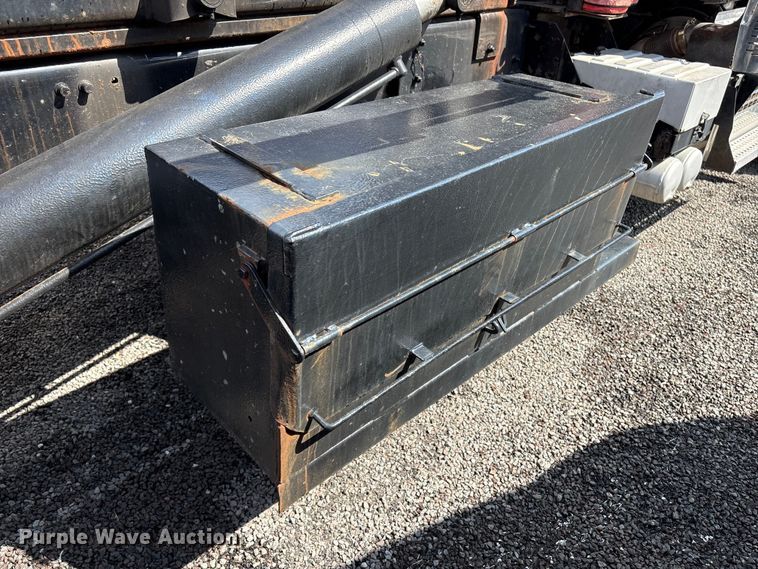 image for item YA1851 2018 Mack GU713 roll-off container truck