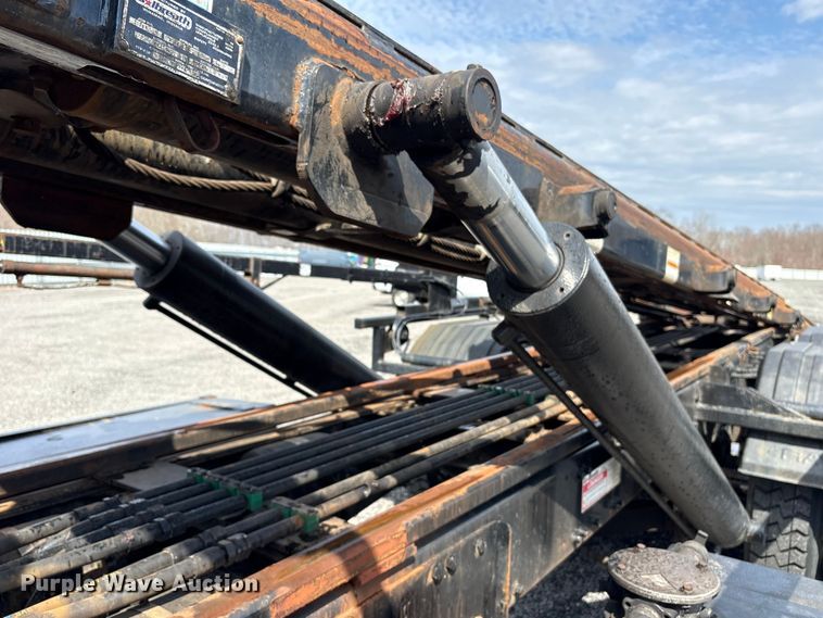 image for item YA1851 2018 Mack GU713 roll-off container truck