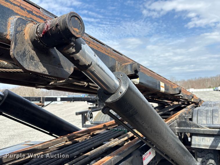 image for item YA1851 2018 Mack GU713 roll-off container truck