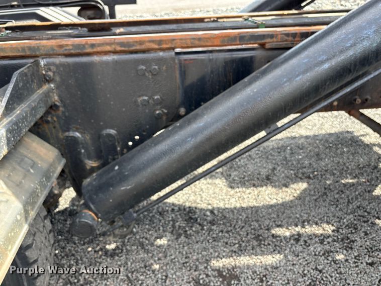 image for item YA1851 2018 Mack GU713 roll-off container truck