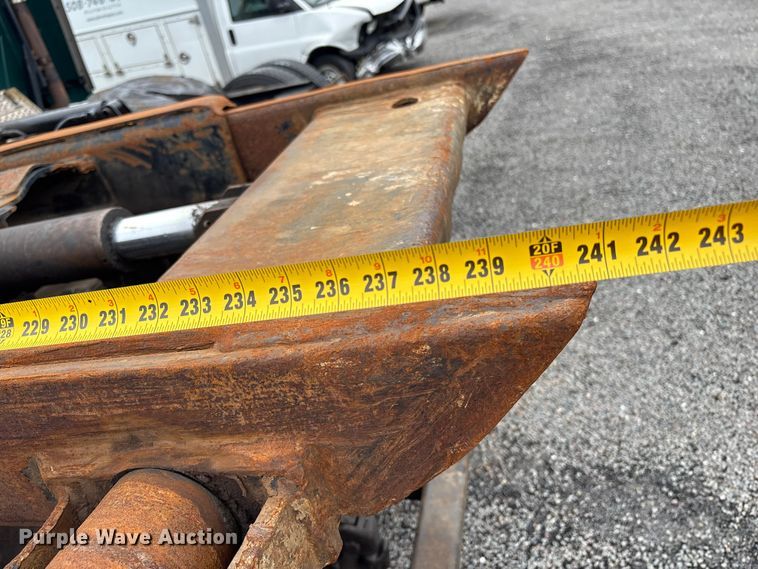 image for item YA1851 2018 Mack GU713 roll-off container truck