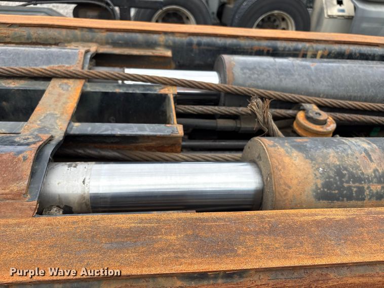 image for item YA1851 2018 Mack GU713 roll-off container truck