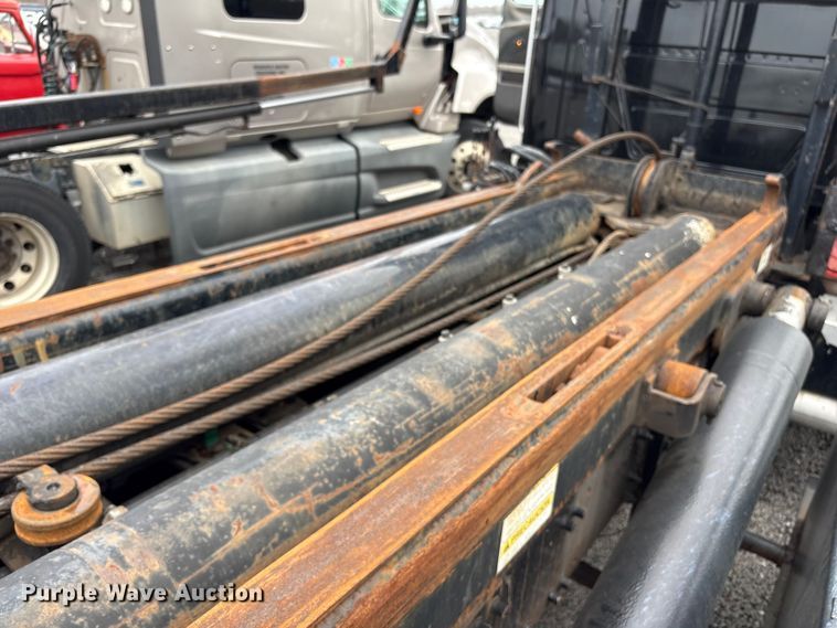 image for item YA1851 2018 Mack GU713 roll-off container truck