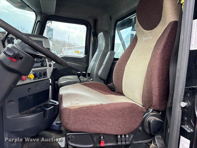 image for item YA1851 2018 Mack GU713 roll-off container truck