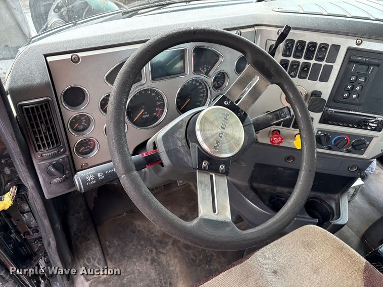 image for item YA1851 2018 Mack GU713 roll-off container truck