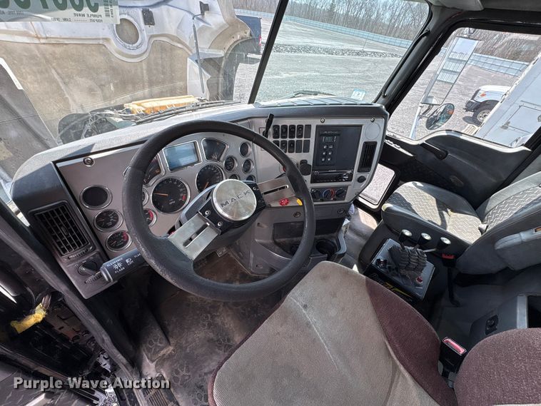 image for item YA1851 2018 Mack GU713 roll-off container truck