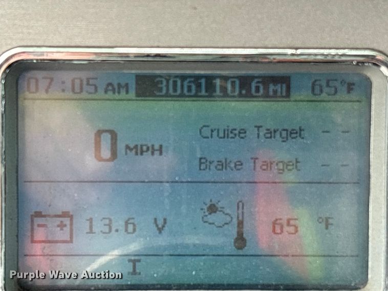 image for item YA1851 2018 Mack GU713 roll-off container truck