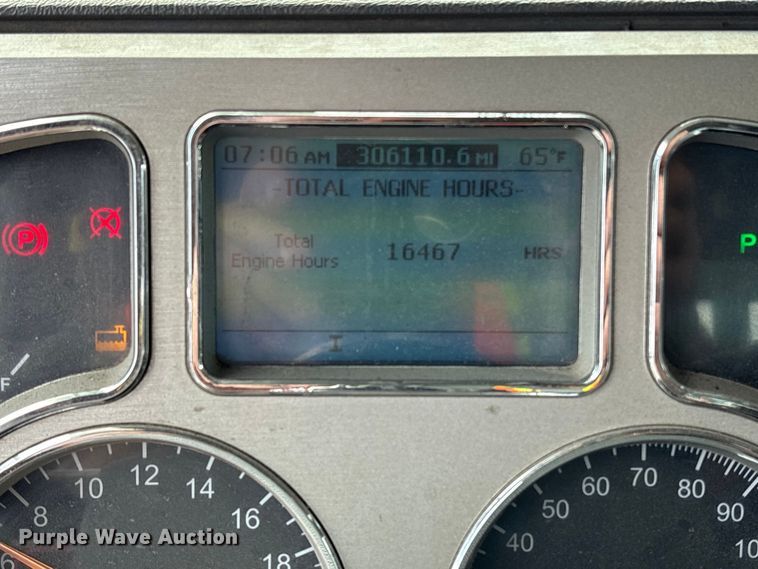 image for item YA1851 2018 Mack GU713 roll-off container truck