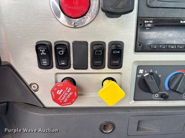 image for item YA1851 2018 Mack GU713 roll-off container truck