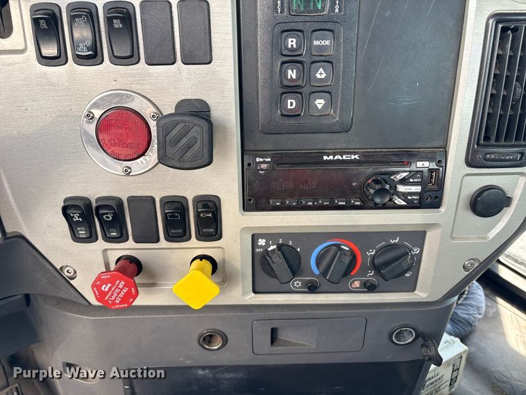 image for item YA1851 2018 Mack GU713 roll-off container truck