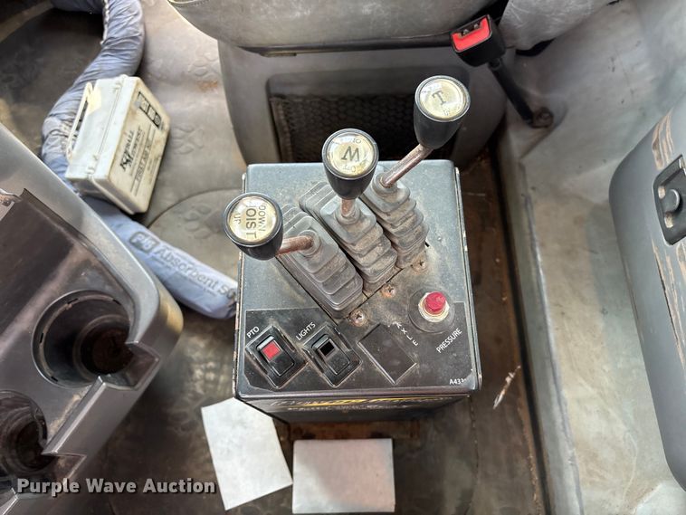 image for item YA1851 2018 Mack GU713 roll-off container truck