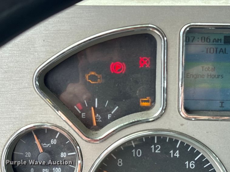 image for item YA1851 2018 Mack GU713 roll-off container truck