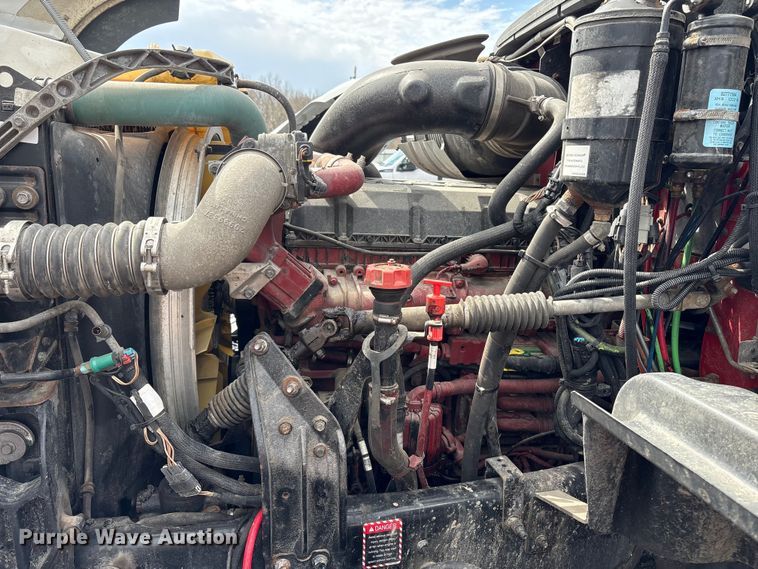 image for item YA1851 2018 Mack GU713 roll-off container truck