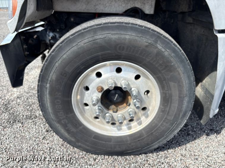 image for item YA1851 2018 Mack GU713 roll-off container truck