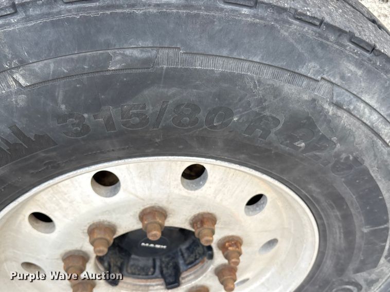 image for item YA1851 2018 Mack GU713 roll-off container truck