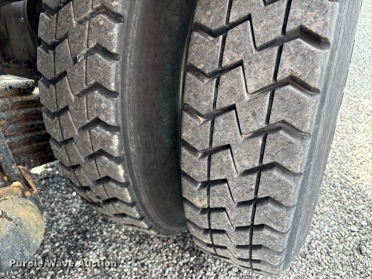 image for item YA1851 2018 Mack GU713 roll-off container truck