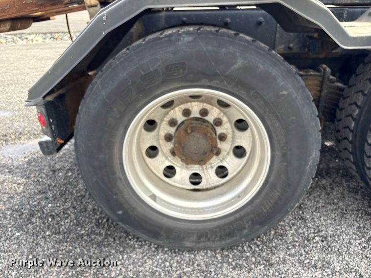 image for item YA1851 2018 Mack GU713 roll-off container truck