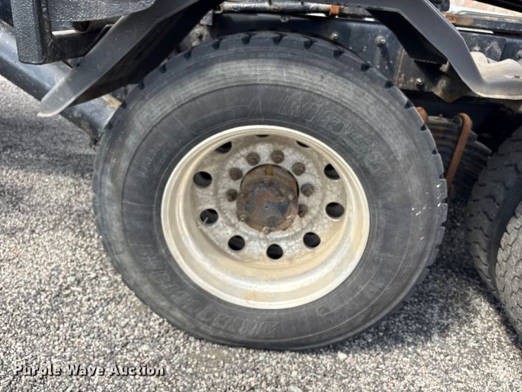 image for item YA1851 2018 Mack GU713 roll-off container truck