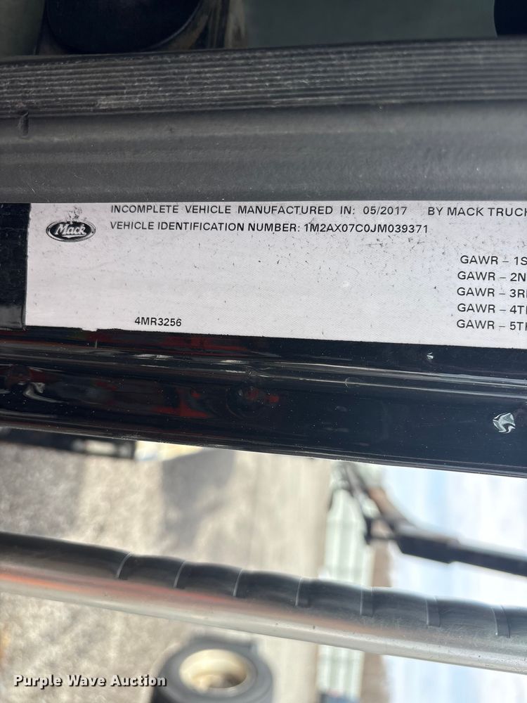 image for item YA1851 2018 Mack GU713 roll-off container truck