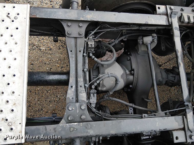 image for item YA1859 2019 Freightliner Cascadia semi truck