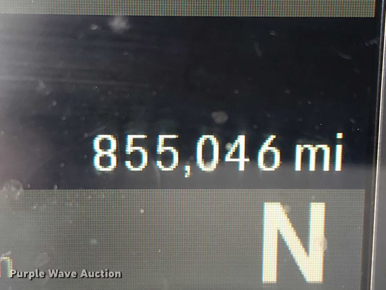 image for item YA1859 2019 Freightliner Cascadia semi truck