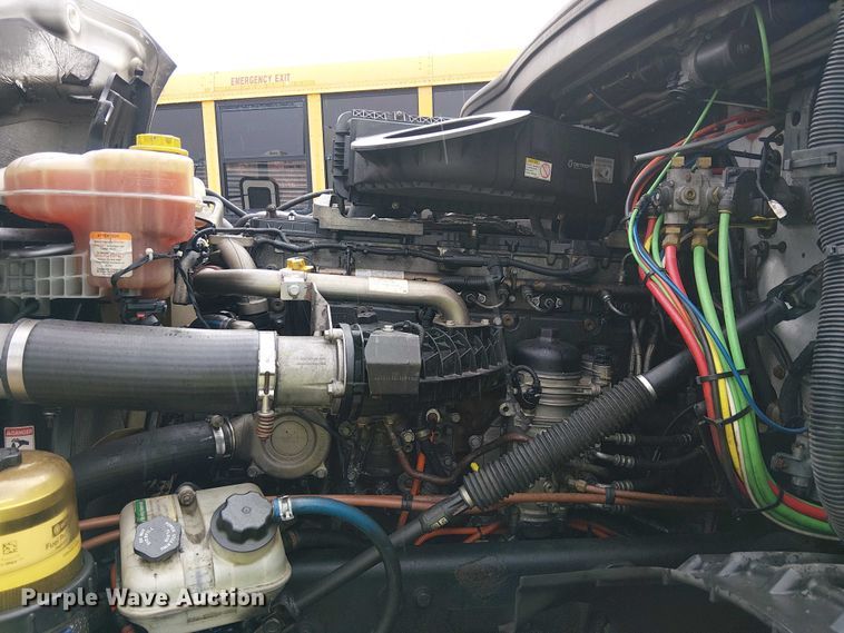 image for item YA1859 2019 Freightliner Cascadia semi truck