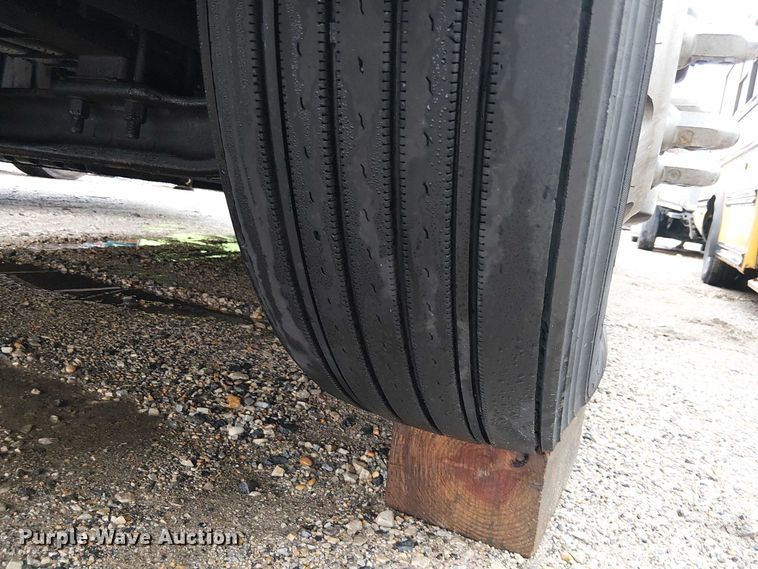 image for item YA1859 2019 Freightliner Cascadia semi truck