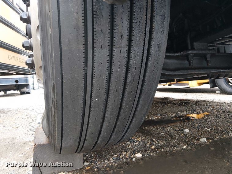 image for item YA1859 2019 Freightliner Cascadia semi truck