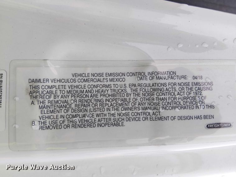 image for item YA1859 2019 Freightliner Cascadia semi truck