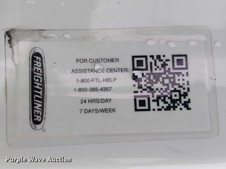 image for item YA1859 2019 Freightliner Cascadia semi truck