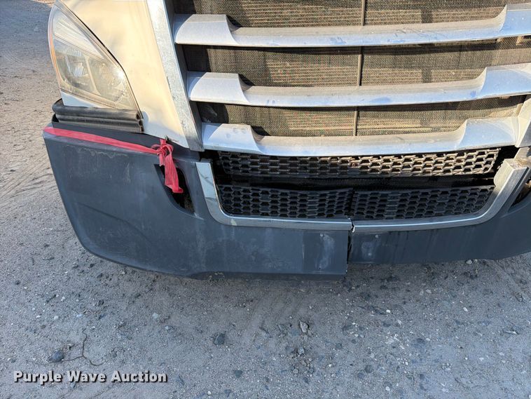 image for item YA1860 2020 Freightliner Cascadia semi truck