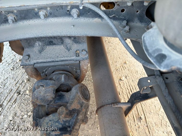 image for item YA1860 2020 Freightliner Cascadia semi truck