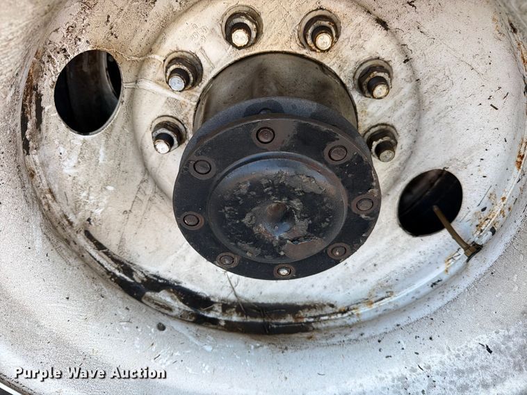 image for item YA1860 2020 Freightliner Cascadia semi truck